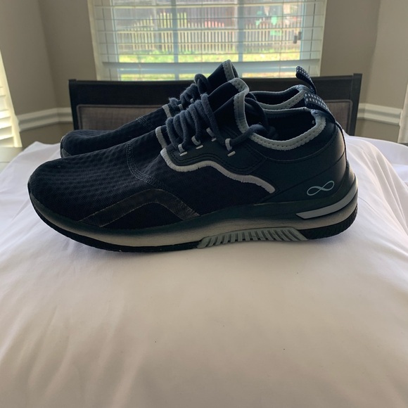 Infinity Women's Dart Premium Athletic Shoe Size 10 - Picture 2 of 5